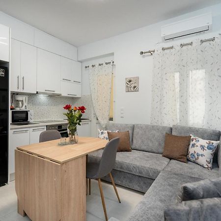 Comfy Apt Next To Metro Атина Екстериор снимка