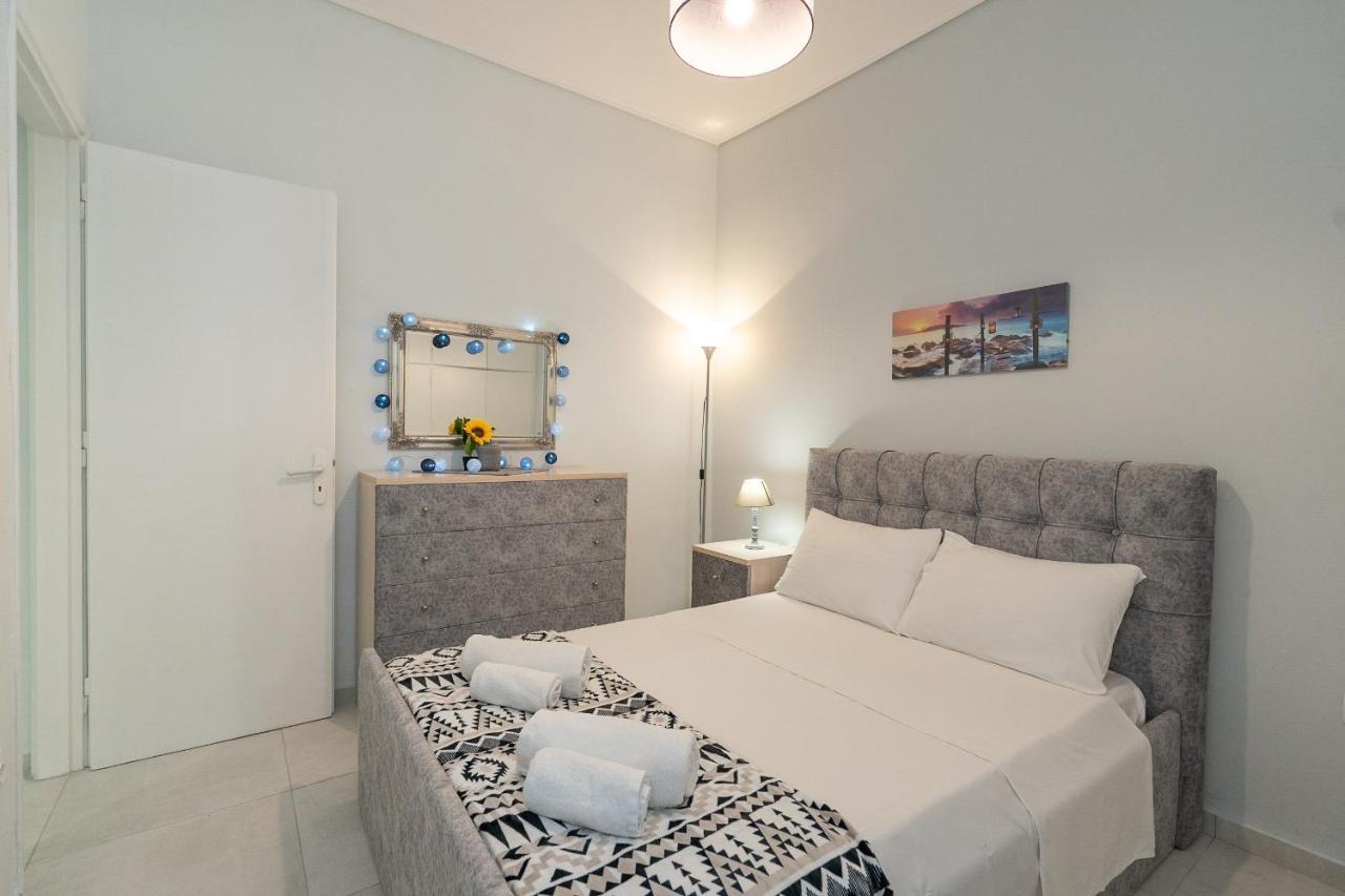 Comfy Apt Next To Metro Атина Екстериор снимка