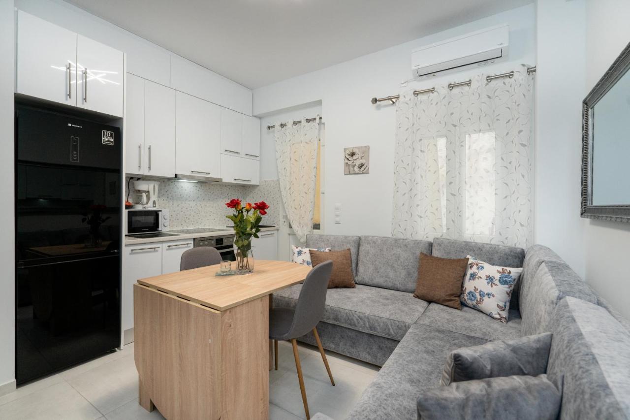 Comfy Apt Next To Metro Атина Екстериор снимка