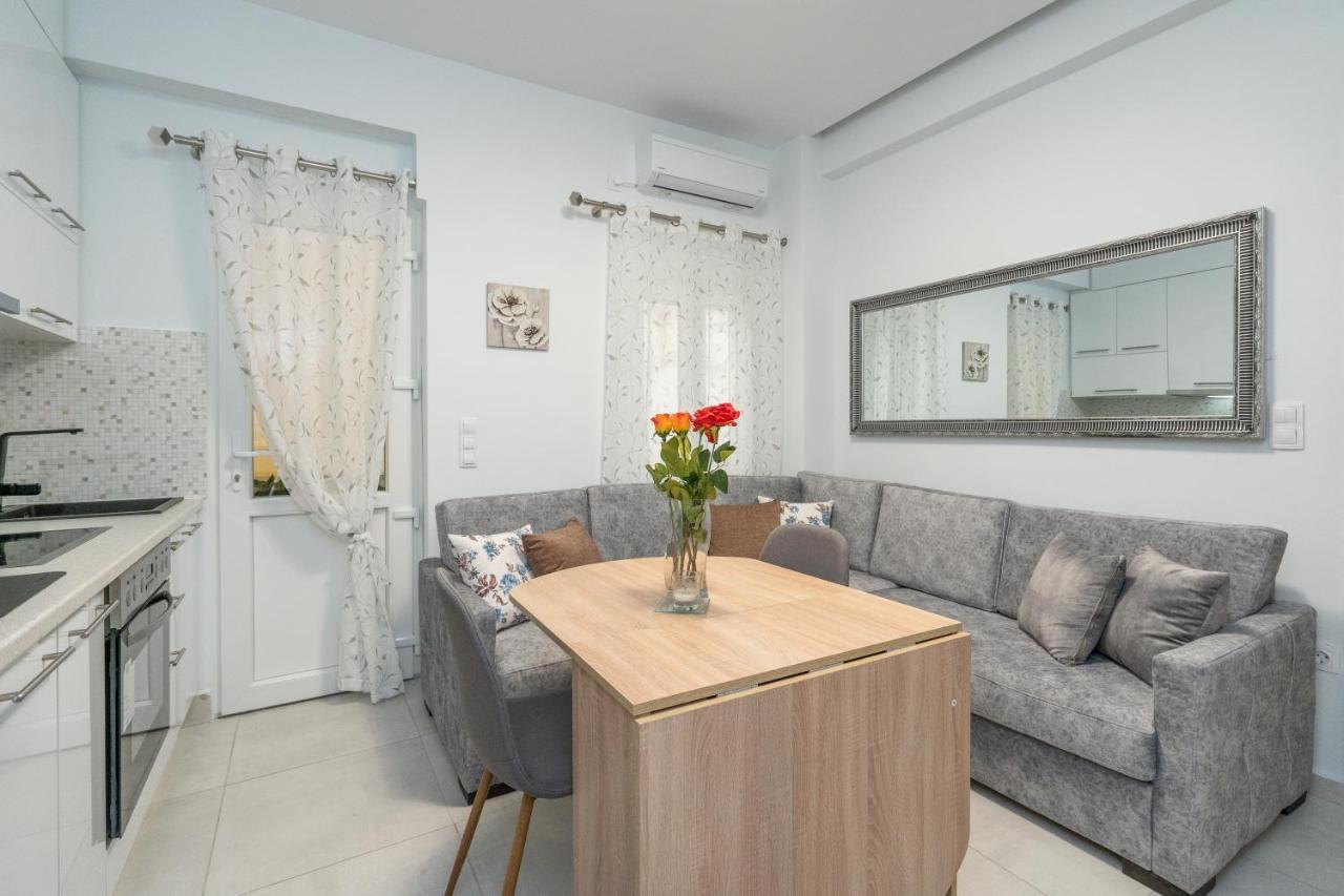 Comfy Apt Next To Metro Атина Екстериор снимка